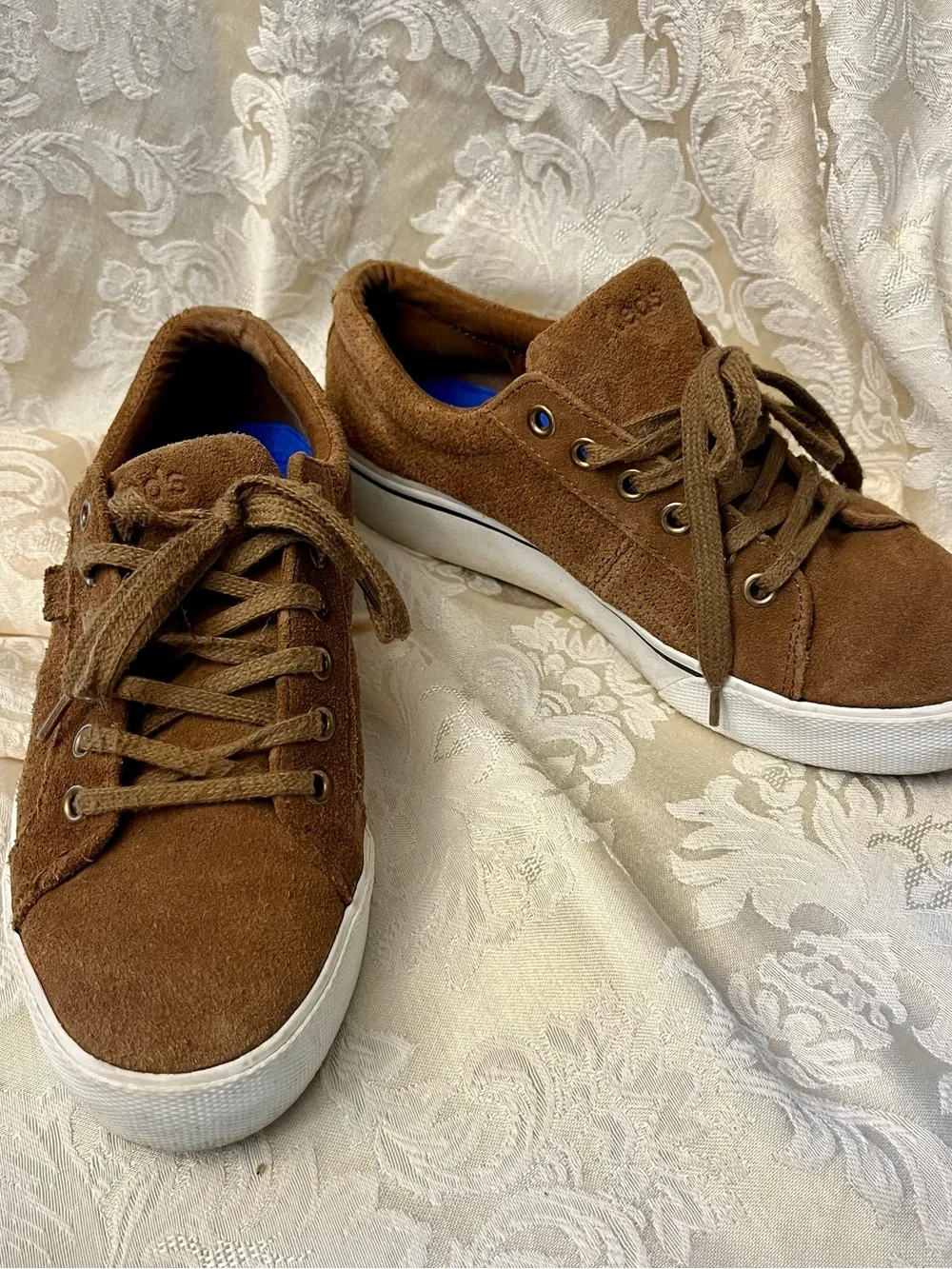 Keds jump kick